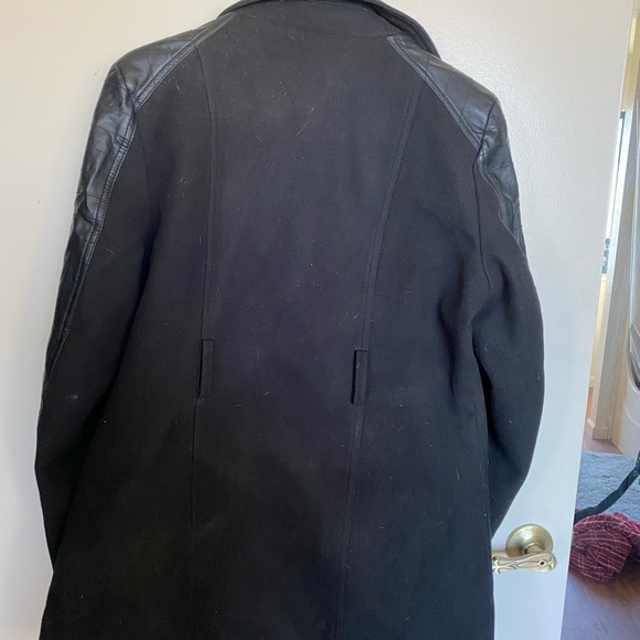 Woman’s jacket - Picture 2 of 3